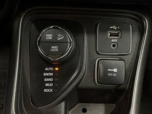 Used 2020 Jeep Compass Trailhawk AWD/4WD image 27