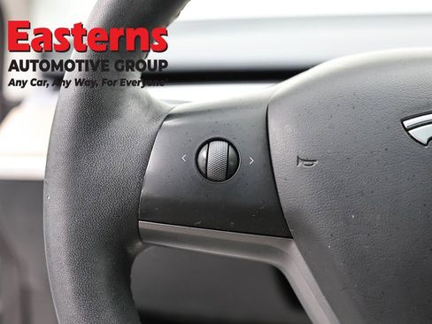 Used 2023 Tesla Model 3 Standard Range image 15