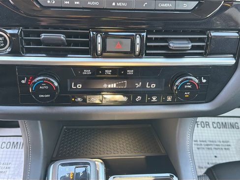 Used 2023 Nissan Pathfinder SV w/ SV Premium Package image 35