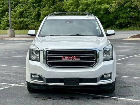 Used 2017 GMC Yukon XL SLT w/ Open Road Package AWD/4WD image 12