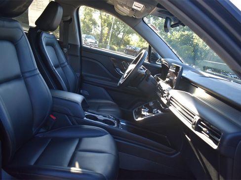 Used 2021 Lincoln Corsair AWD image 16