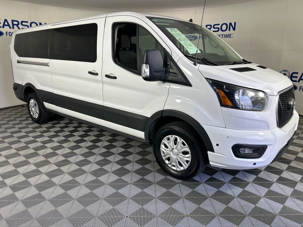 Used 2024 Ford Transit 350 XLT RWD image 3