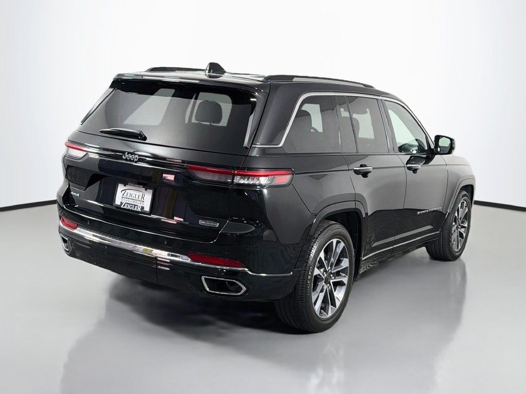 Used 2023 Jeep Grand Cherokee Overland AWD/4WD image 7