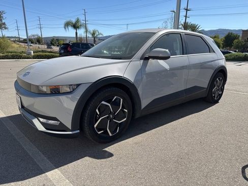 Used 2024 Hyundai Ioniq 5 SE image 2