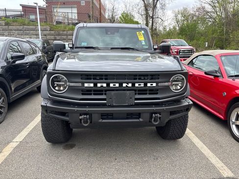 Used 2022 Ford Bronco Black Diamond w/ Sasquatch Package AWD/4WD image 2