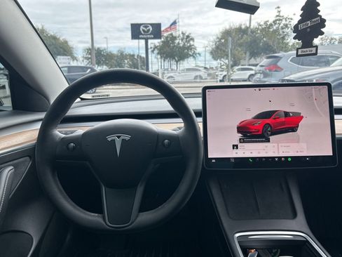 Used 2023 Tesla Model 3 Standard Range image 13