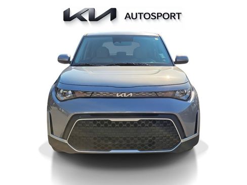 Certified 2025 Kia Soul LX w/ LX Technology Package FWD image 2