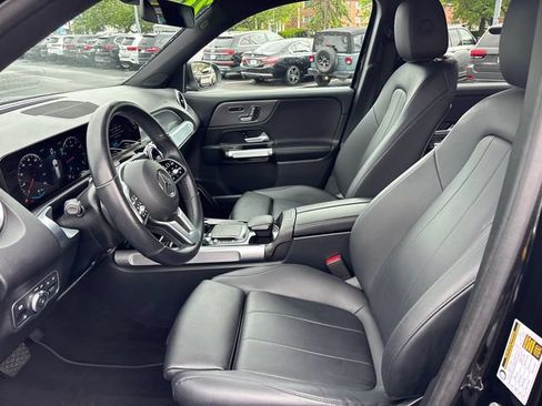 Used 2023 Mercedes-Benz GLB 250 4MATIC image 6