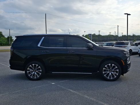 Used 2025 Chevrolet Tahoe High Country AWD/4WD image 6