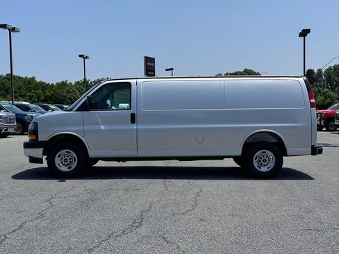 New 2026 GMC Savana 3500 Extended w/ Driver Convenience Package RWD image 5