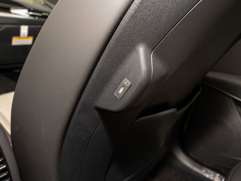 New 2026 Kia Niro SX image 9