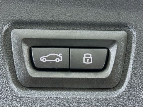 Used 2025 BMW i4 xDrive40i image 31