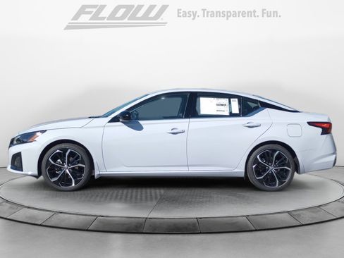 New 2025 Nissan Altima 2.5 SR image 4