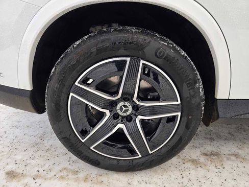 Used 2025 Mercedes-Benz GLC 350e 4MATIC image 9