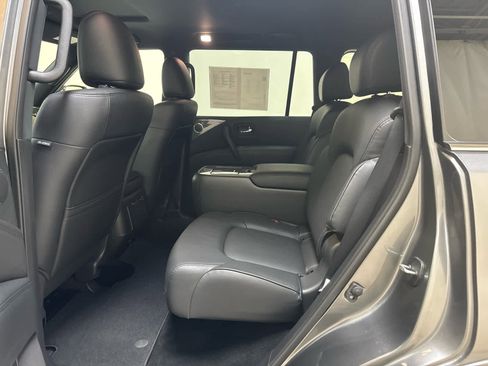 Certified 2024 Nissan Armada SL w/ Midnight Edition Package AWD/4WD image 6