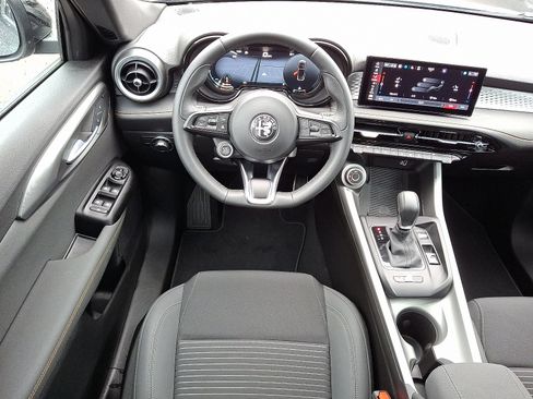 New 2025 Alfa Romeo Tonale image 7