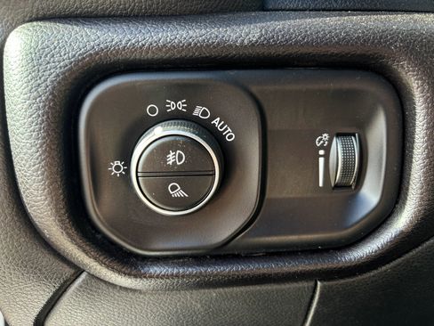 Used 2023 RAM 2500 Big Horn w/ Level 1 Equipment Group image 11