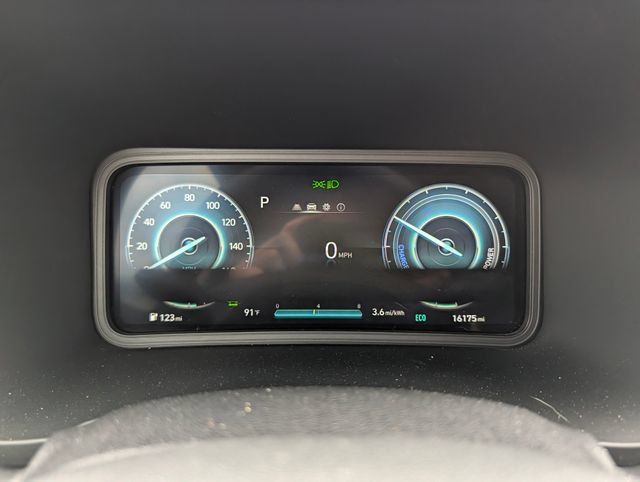 Used 2023 Hyundai Kona SE FWD image 21