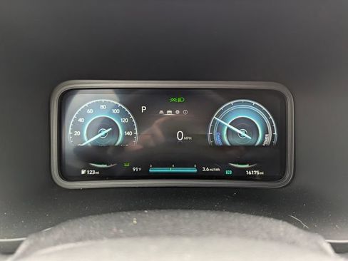 Used 2023 Hyundai Kona SE FWD image 21