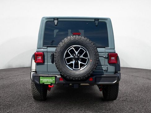 Used 2025 Jeep Wrangler Rubicon w/ Convenience Group AWD/4WD image 4