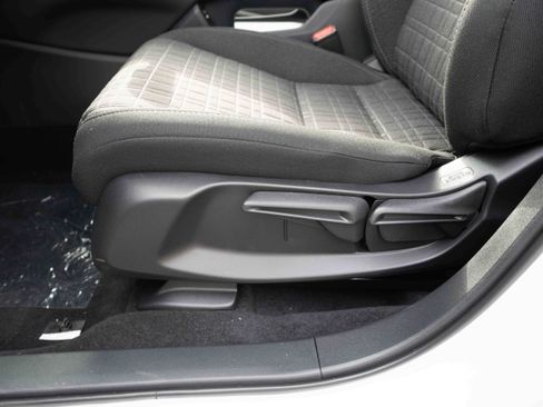 New 2026 Honda HR-V LX image 12