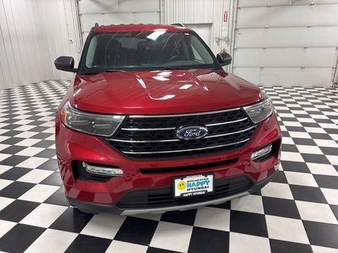 Used 2020 Ford Explorer XLT w/ Equipment Group 202A AWD/4WD image 2