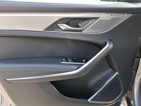 Certified 2025 Jaguar F-PACE R-Dynamic S image 13