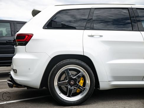 Used 2018 Jeep Grand Cherokee Trackhawk w/ Trailer Tow Group IV AWD/4WD image 14