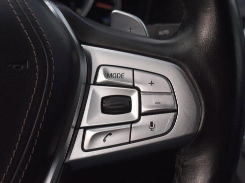 Used 2018 BMW 750i xDrive image 35