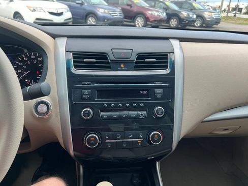 Used 2014 Nissan Altima 2.5 S FWD image 9