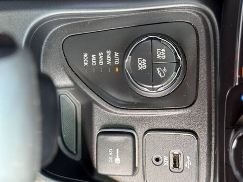 Used 2018 Jeep Compass Trailhawk w/ Leather Interior Group AWD/4WD image 24
