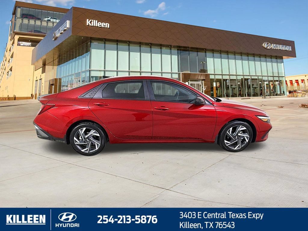 Used 2025 Hyundai Elantra Sport FWD image 10