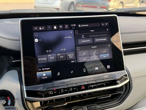 Used 2025 Jeep Compass Limited image 20