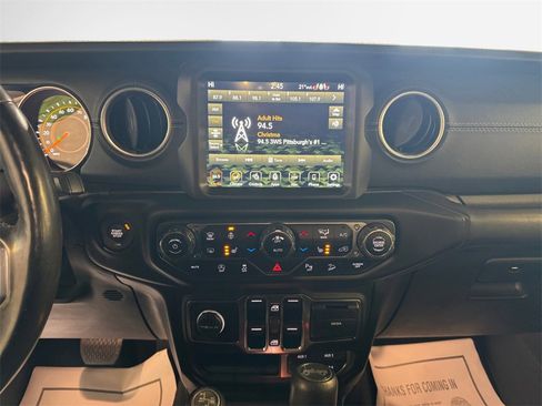 Used 2020 Jeep Wrangler Unlimited Sahara image 22