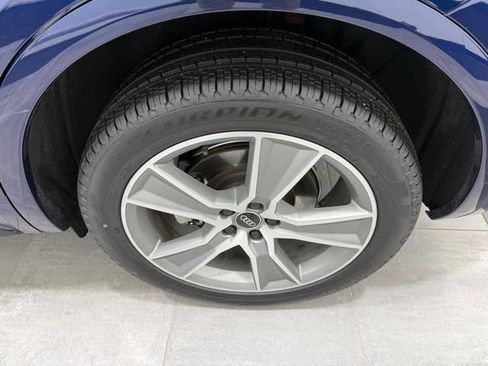 Certified 2025 Audi Q5 2.0T Premium w/ Convenience Plus Package AWD/4WD image 5