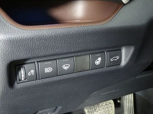 Used 2019 Toyota RAV4 Limited image 21