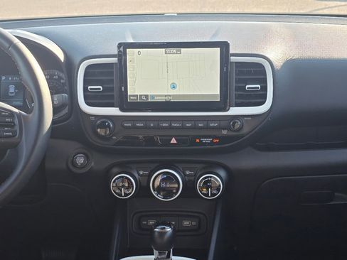 Used 2022 Hyundai Venue Limited image 25