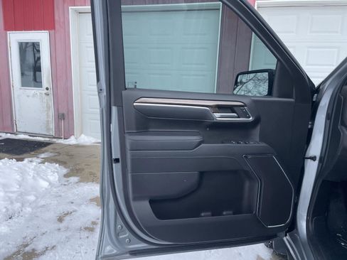 Used 2024 Chevrolet Silverado 1500 LT image 9