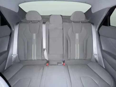 Used 2021 Hyundai Elantra SEL w/ Convenience + Premium Package FWD image 18