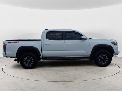 Certified 2022 Toyota Tacoma TRD Off-Road w/ Technology Package AWD/4WD image 6