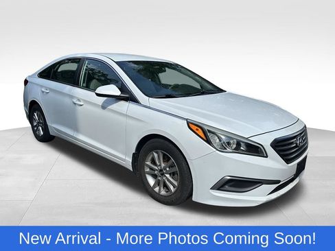 Used 2016 Hyundai Sonata SE FWD image 1