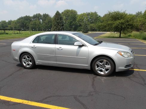 Used 2010 Chevrolet Malibu LT w/ Power Convenience Package FWD image 8