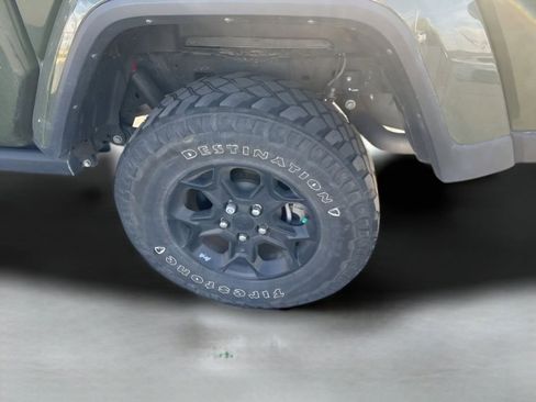 Used 2023 Jeep Gladiator Willys image 16