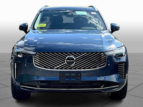 New 2026 Volvo XC90 B5 Plus w/ Protection Package Premier image 2