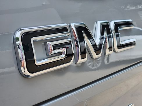 Used 2024 GMC Sierra 1500 Elevation w/ Elevation Premium Package image 10