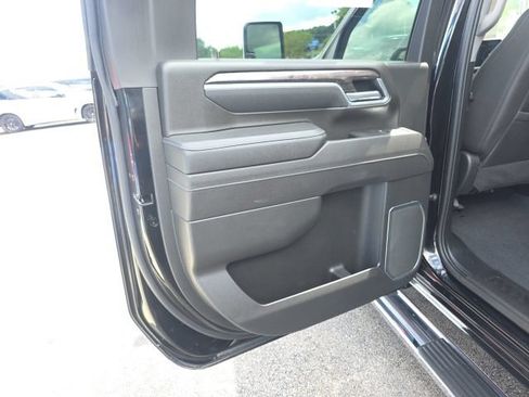 Used 2025 Chevrolet Silverado 3500 LTZ AWD/4WD image 29
