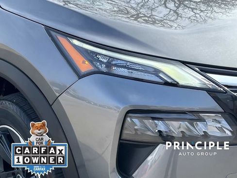 Used 2024 Nissan Rogue SV image 9