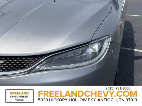 Used 2015 Chrysler 200 Limited w/ Convenience Group FWD image 10
