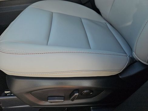 New 2026 Ford Explorer Active w/ Active Comfort Package RWD image 23