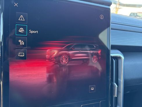 Used 2025 GMC Acadia Elevation image 24